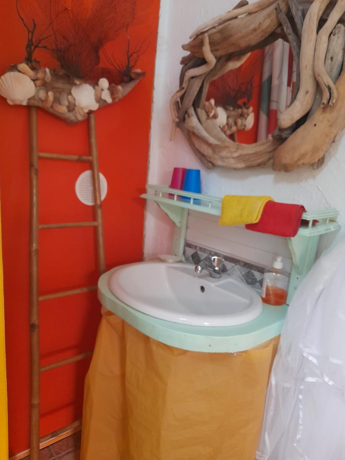 Ti Case La Terre-de-Bas Extérieur photo